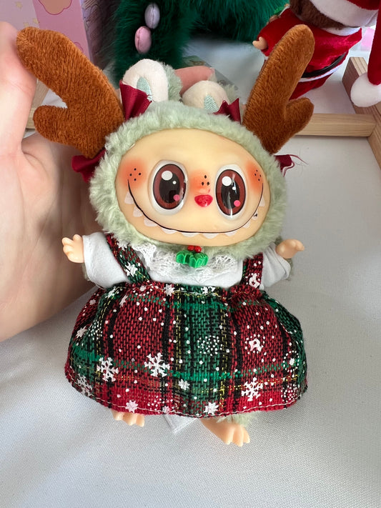 Labubu macaron Noël